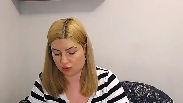 alisenties online show from June 3, 2:19 pm