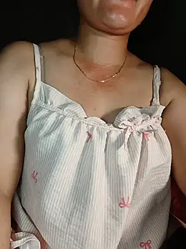 Nganquynh 2k2 online show from July 14, 1:50 pm