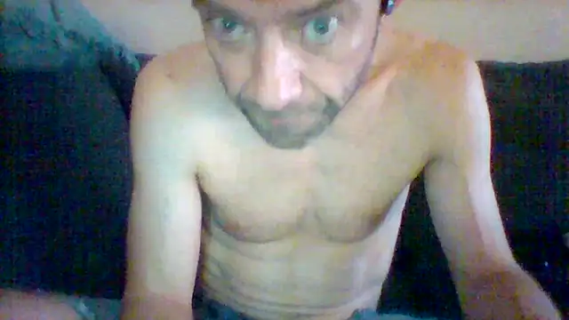 Snapshot of Cubinho79_b chatting on July 17, 1:23 am Cubinho79 b online show from July 17, 1:23 am