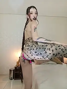 nix wolfe online show from July 18, 1:21 am