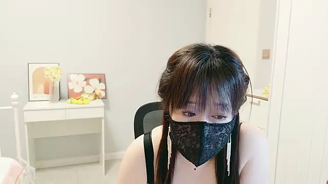 XantheBloom online show from July 17, 1:07 pm
