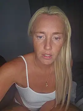 Snapshot of NaughtyMrsK26 chatting on July 20, 11:29 pm NaughtyMrsK26 online show from July 20, 11:29 pm
