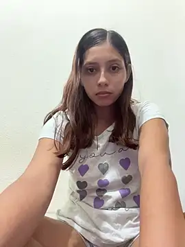 fabiola8397 online show from August 7, 11:29 pm