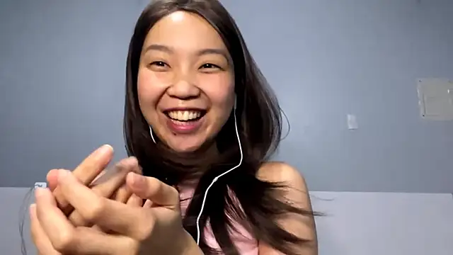 Snapshot of KassandraBrentz chatting on July 19, 10:30 am KassandraBrentz online show from July 19, 10:30 am
