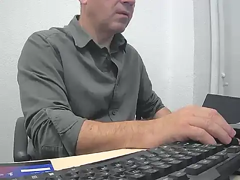 Snapshot of gabriel9_ chatting on May 8, 7:46 am gabriel9 online show from May 8, 7:46 am