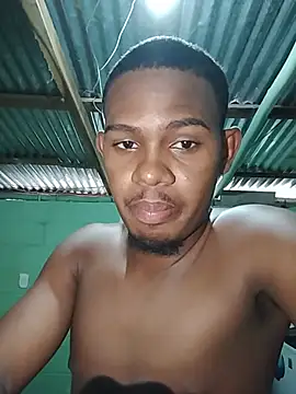 Snapshot of luis_LK chatting on July 18, 10:35 pm luis LK online show from July 18, 10:35 pm