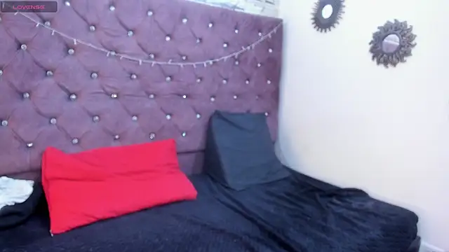 Snapshot of gabriela_grace chatting on September 18, 2:30 pm gabriela grace online show from September 18, 2:30 pm