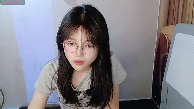Snapshot of Tinley-vv chatting on July 20, 11:45 am Tinley-vv online show from July 20, 11:45 am