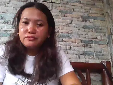 Snapshot of Lunasky05 chatting on July 20, 4:49 am Lunasky05 online show from July 20, 4:49 am