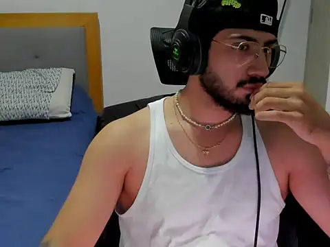Thiagox2002 online show from July 21, 1:41 am