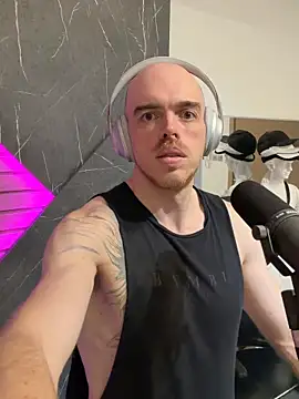 logan2kelly online show from July 29, 9:57 pm