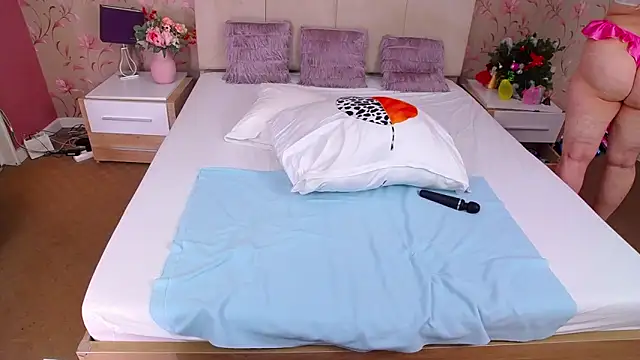 MatureMariah online show from December 17, 10:49 pm