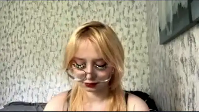 Snapshot of EvelinBossi chatting on July 23, 11:41 am EvelinBossi online show from July 23, 11:41 am