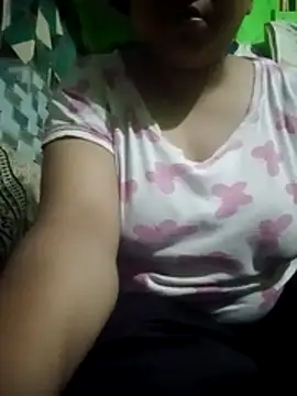 Snapshot of its_neeru chatting on July 25, 5:54 pm its neeru online show from July 25, 5:54 pm