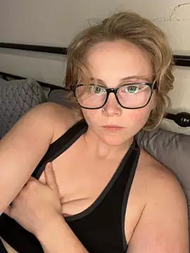 Kat peachyy26 online show from July 29, 2:43 am