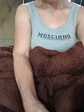 Snapshot of MissYourLove chatting on July 23, 8:23 am MissYourLove online show from July 23, 8:23 am