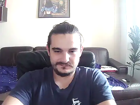 Snapshot of johnnybravovici chatting on July 23, 10:02 am johnnybravovici online show from July 23, 10:02 am