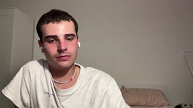 Snapshot of Lucas_bennet chatting on August 1, 9:25 pm Lucas bennet online show from August 1, 9:25 pm