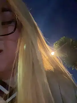Snapshot of _EmmaRose chatting on July 24, 11:47 pm EmmaRose online show from July 24, 11:47 pm