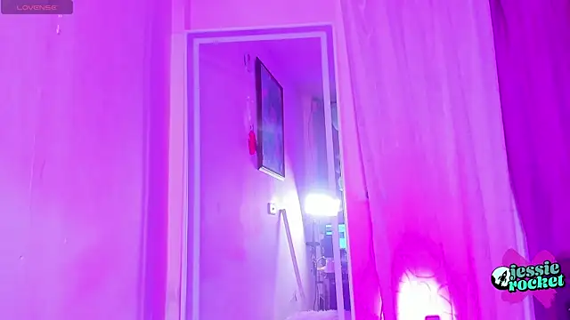 jessierocketx online show from October 24, 7:43 pm