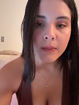 Snapshot of IvyValentine chatting on February 5, 8:13 pm IvyValentine online show from February 5, 8:13 pm