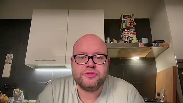 theitalianbear online show from December 2, 7:27 pm