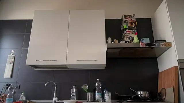 theitalianbear online show from December 5, 12:00 pm