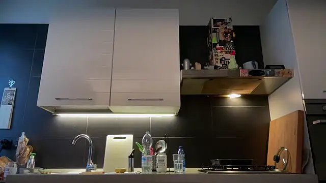 theitalianbear online show from December 14, 6:56 am