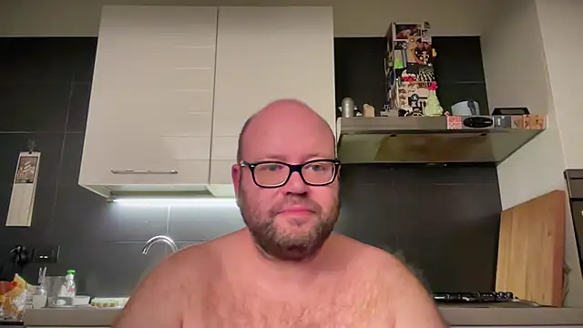 theitalianbear online show from December 16, 5:00 pm