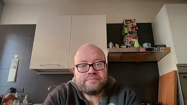 theitalianbear online show from December 18, 2:28 pm