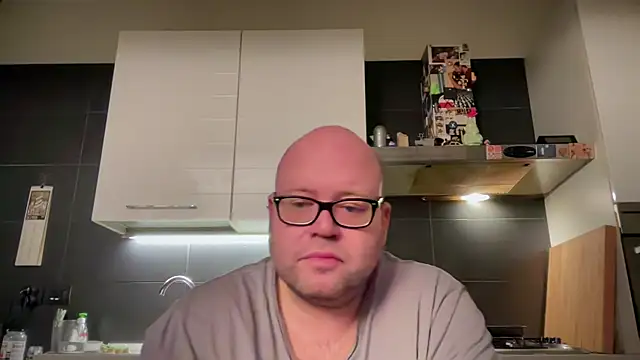 theitalianbear online show from December 24, 2:54 am