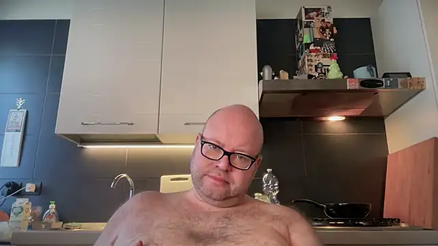 theitalianbear online show from February 5, 8:32 am