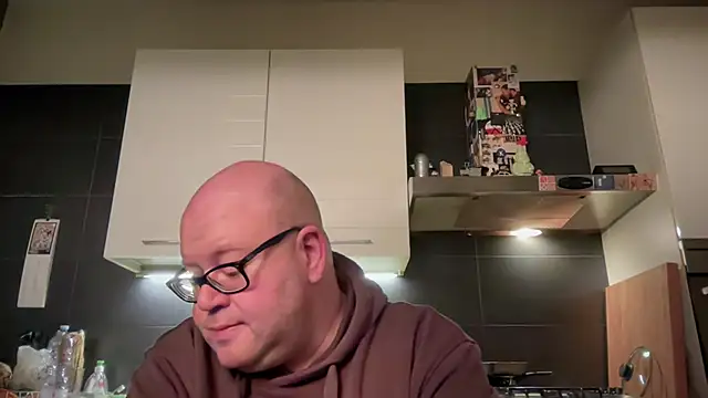 theitalianbear online show from March 13, 3:54 am