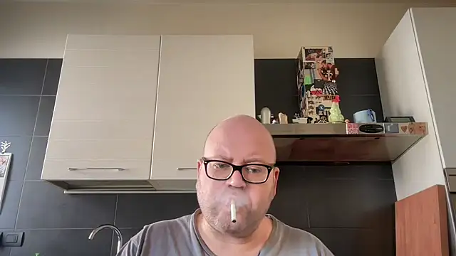 theitalianbear online show from March 15, 12:45 pm