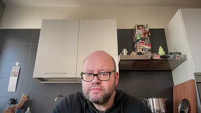 theitalianbear online show from October 10, 8:24 am