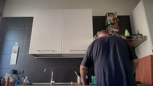 theitalianbear online show from October 13, 1:55 pm