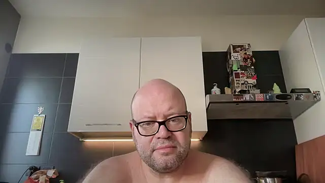 theitalianbear online show from June 27, 5:56 am