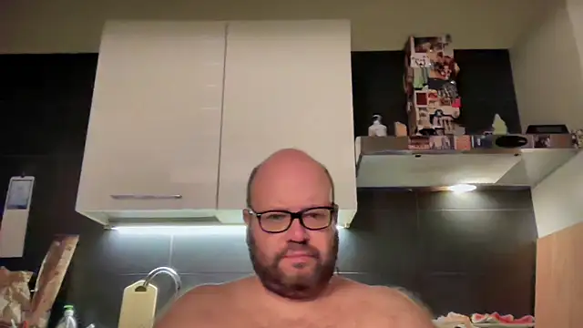 theitalianbear online show from July 16, 1:33 am
