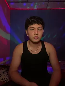 Snapshot of Eduardosexy_ chatting on August 8, 12:13 am Eduardosexy online show from August 8, 12:13 am