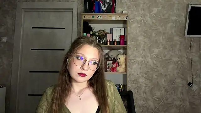 SeeBenberry online show from August 1, 3:44 pm