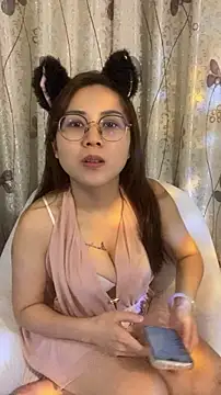 Snapshot of lisa588 chatting on July 28, 3:21 pm lisa588 online show from July 28, 3:21 pm