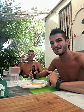 Snapshot of COPPIAGAYHOT chatting on July 28, 11:17 am COPPIAGAYHOT online show from July 28, 11:17 am