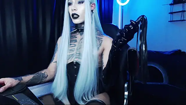 april simons2 online show from November 3, 8:10 pm