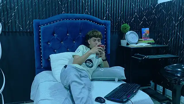 Snapshot of Prince_Jannell chatting on July 30, 8:08 pm Prince Jannell online show from July 30, 8:08 pm
