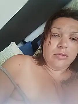 Caldaebagnata online show from July 31, 6:57 am