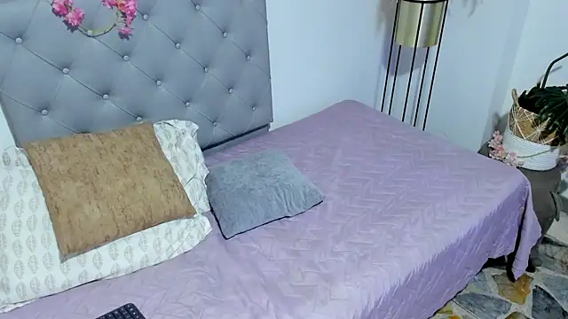 Snapshot of IsabellaReinaa chatting on July 31, 12:37 pm IsabellaReinaa online show from July 31, 12:37 pm