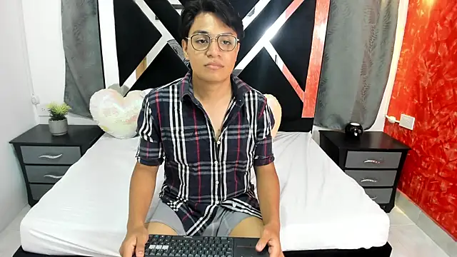 NicoVega69 online show from August 5, 7:49 pm