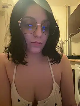 Alicexxvip online show from August 3, 9:18 pm