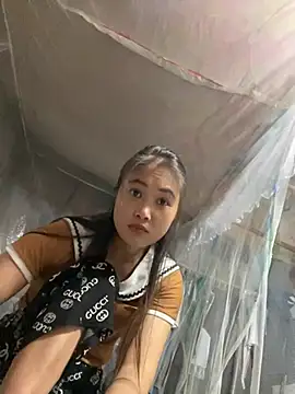 Snapshot of Dovia-sy chatting on August 2, 1:42 pm Dovia-sy online show from August 2, 1:42 pm