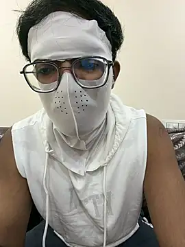 Snapshot of venky___ chatting on August 4, 7:33 am venky online show from August 4, 7:33 am